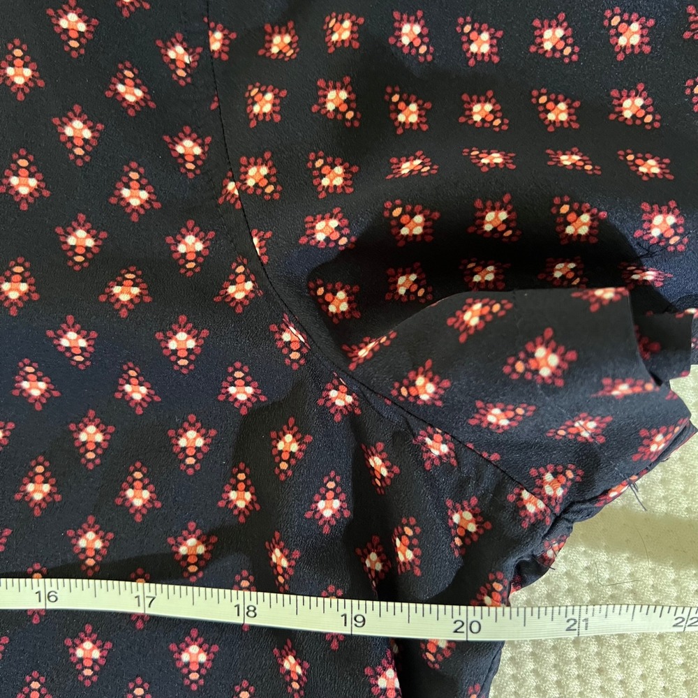 Gap Women Navy Pink Shades Diamond Print Scoop Neck High Low Blouse. EUC - Picture 4 of 6